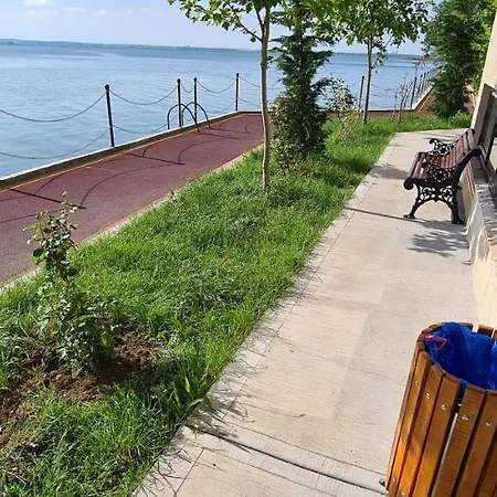 דירה Apartament 2 Parter Solid Cazino מאמאיה
